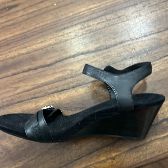 Vionic Black wedge sandals size 10 - Picture 3 of 5